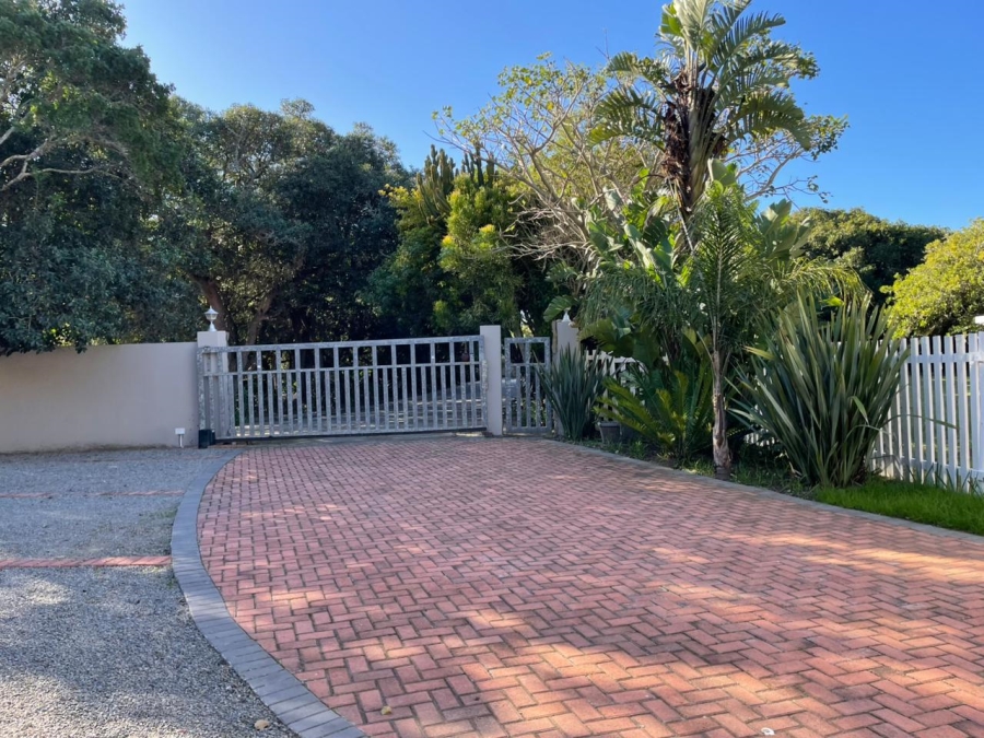 5 Bedroom Property for Sale in West Bank Eastern Cape